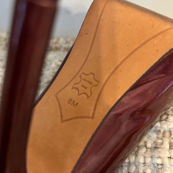 Joan & David Deep Red Heels - Picture 5 of 5